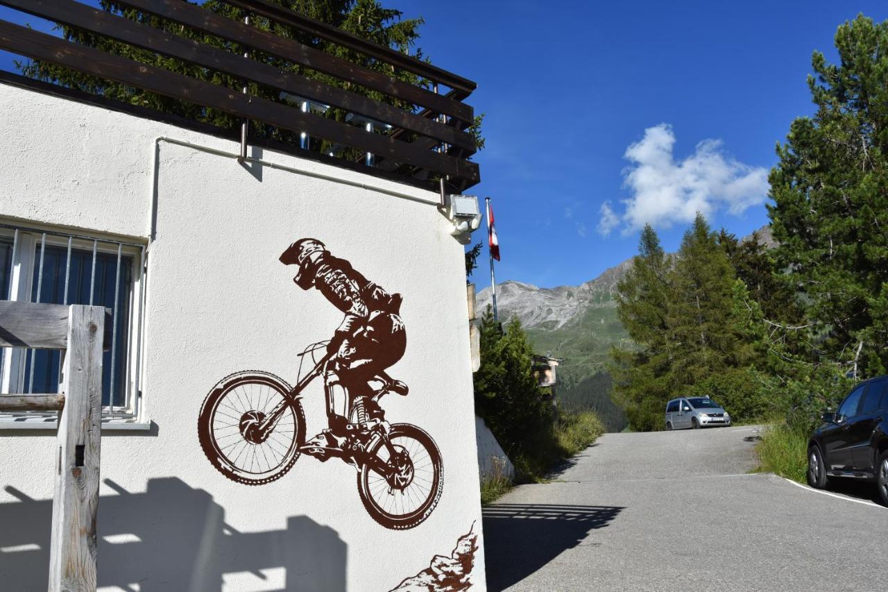 Erlebacherhus Lenzerheide Buitenkant foto